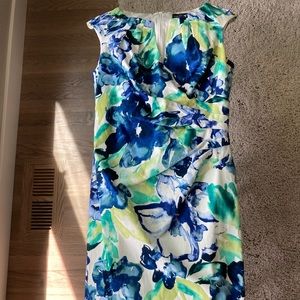 Adrianna Papell Dress Size 4 great to wear to spring wedding